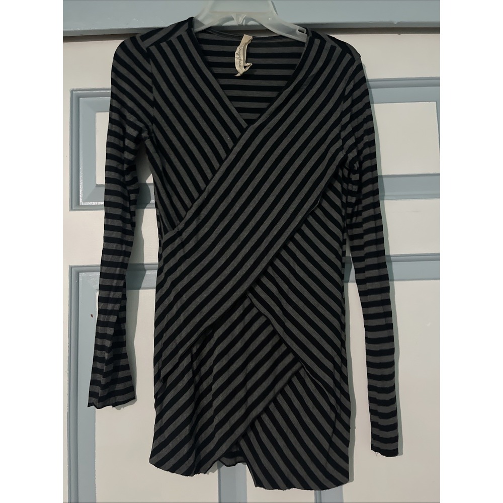 Mystree Women's Gray/Black Striped V Neck Crossover, Long Sleeve Top Size Medium